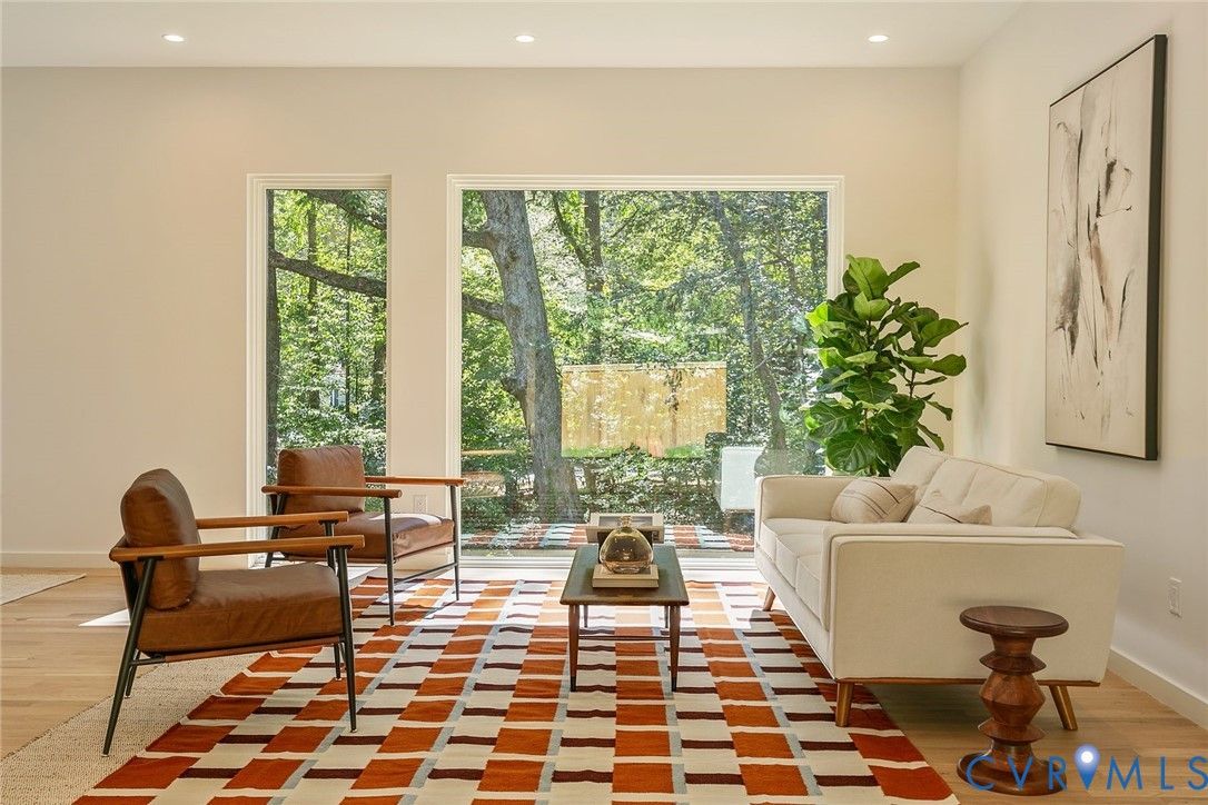 the simple, yet elegant living room 