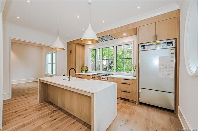 2622 Chelsea Dr Unit B kitchen