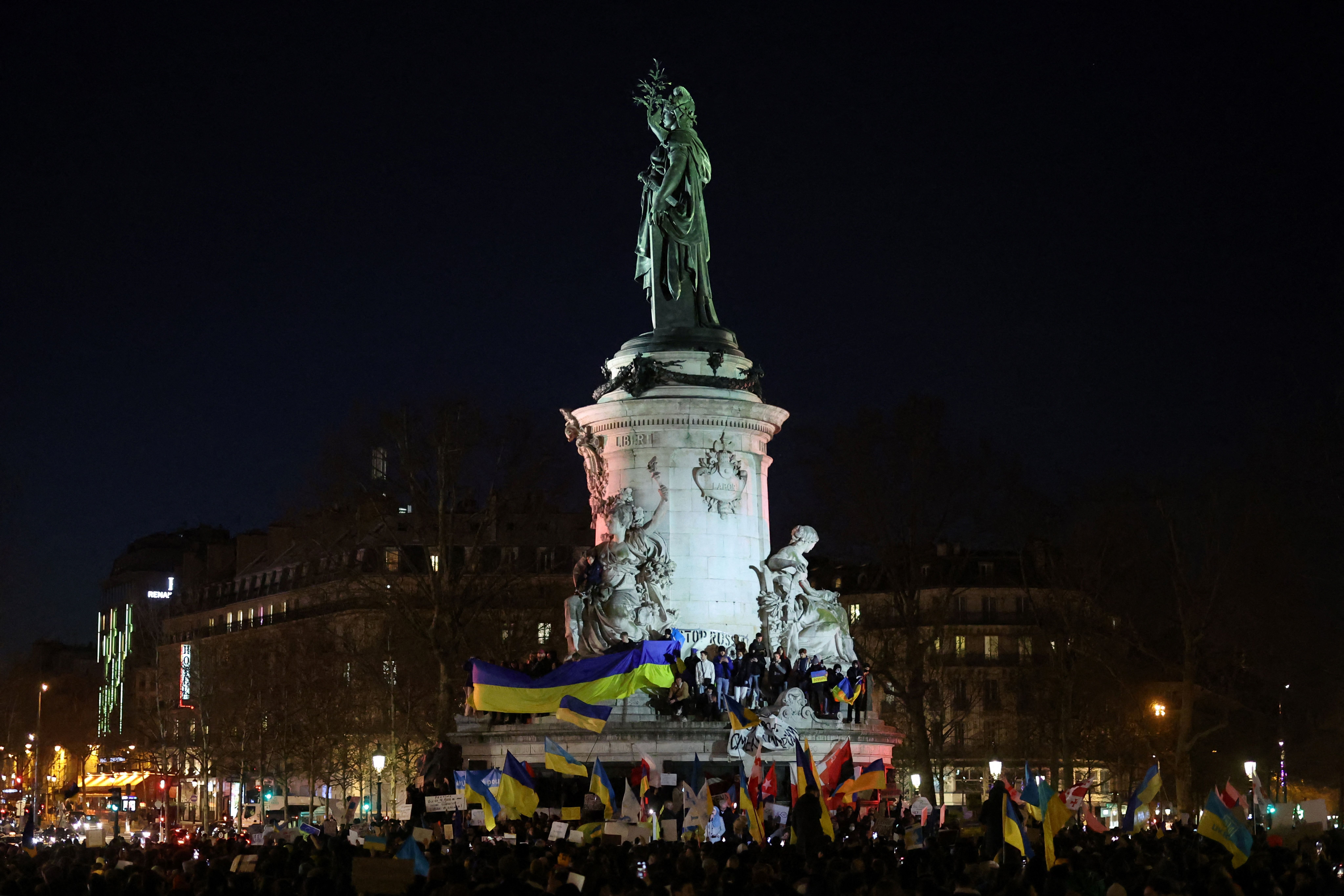 Paris protesters against Russian invasion of Ukraine