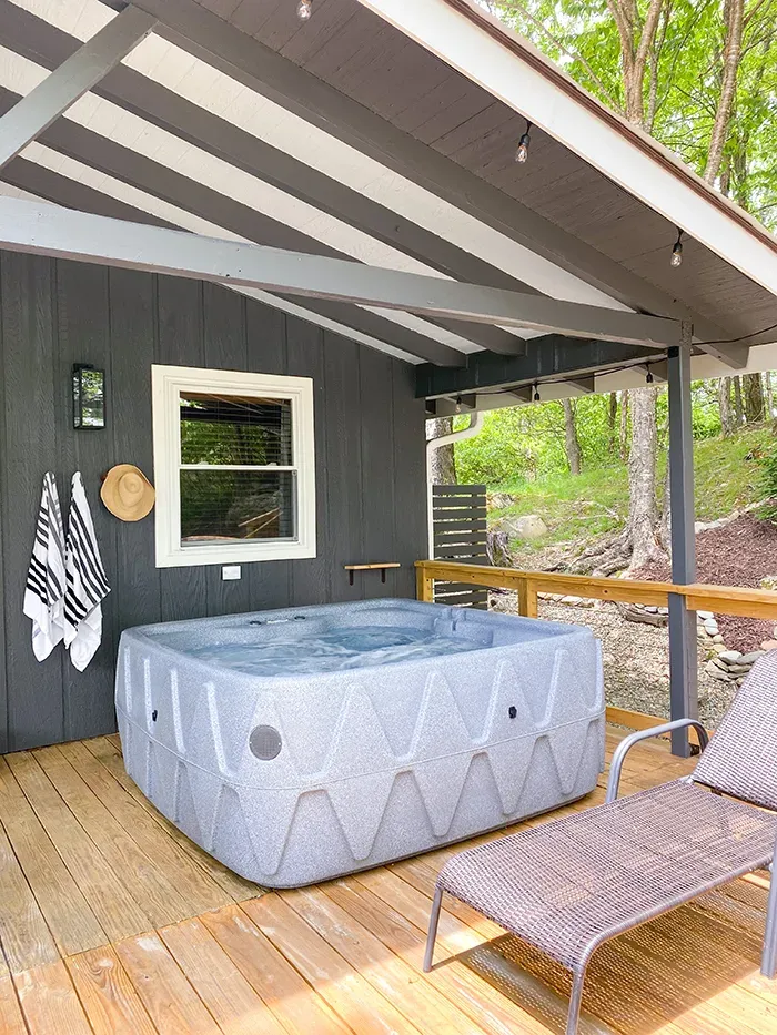 Airnbnb mountain house hot tub