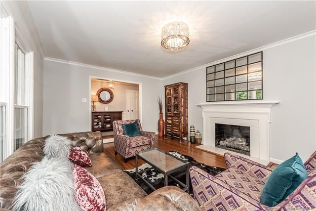 4257 OLDFIELD ROAD den