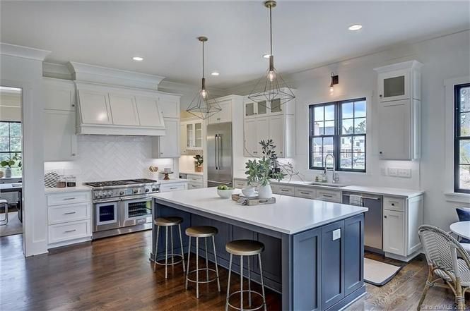 3102 Cramer Pond Drive kitchen