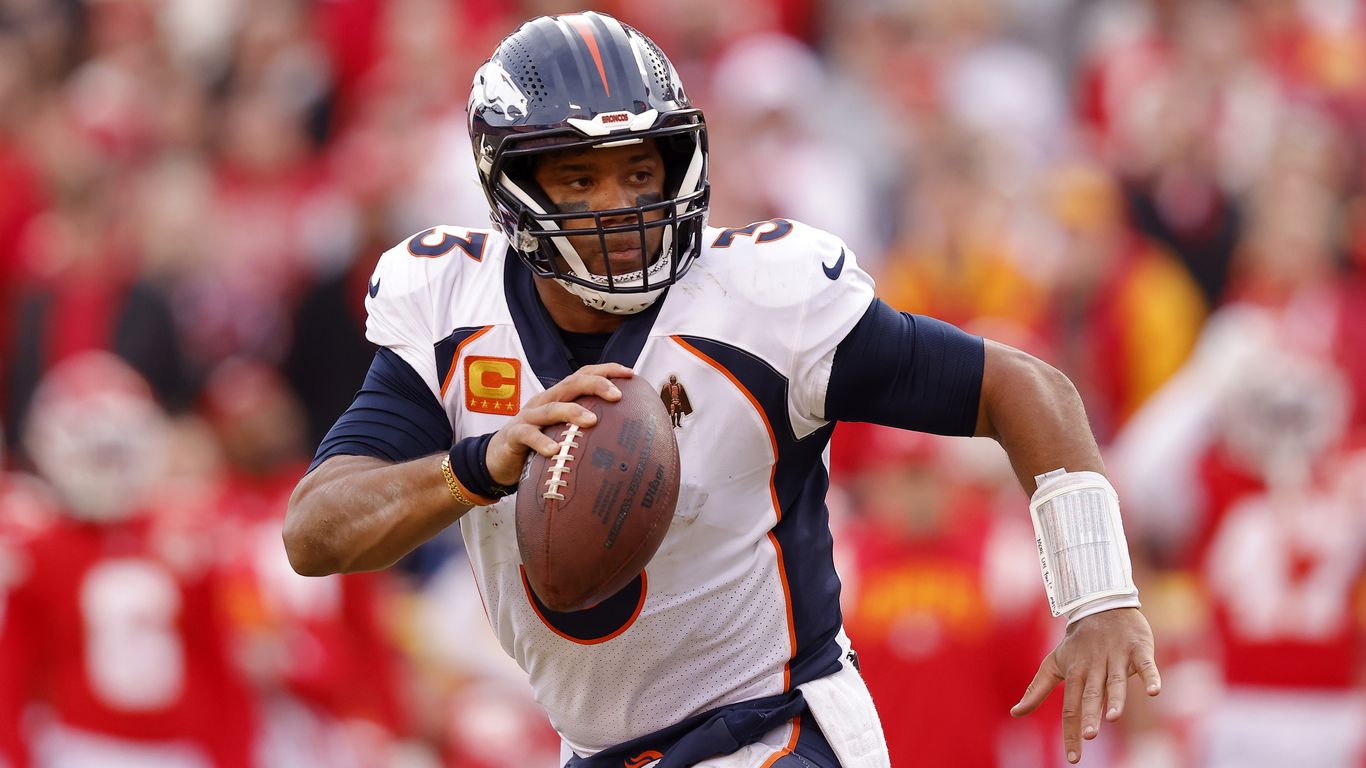 Russell Wilson looks lost, and that means bad things for the Broncos 