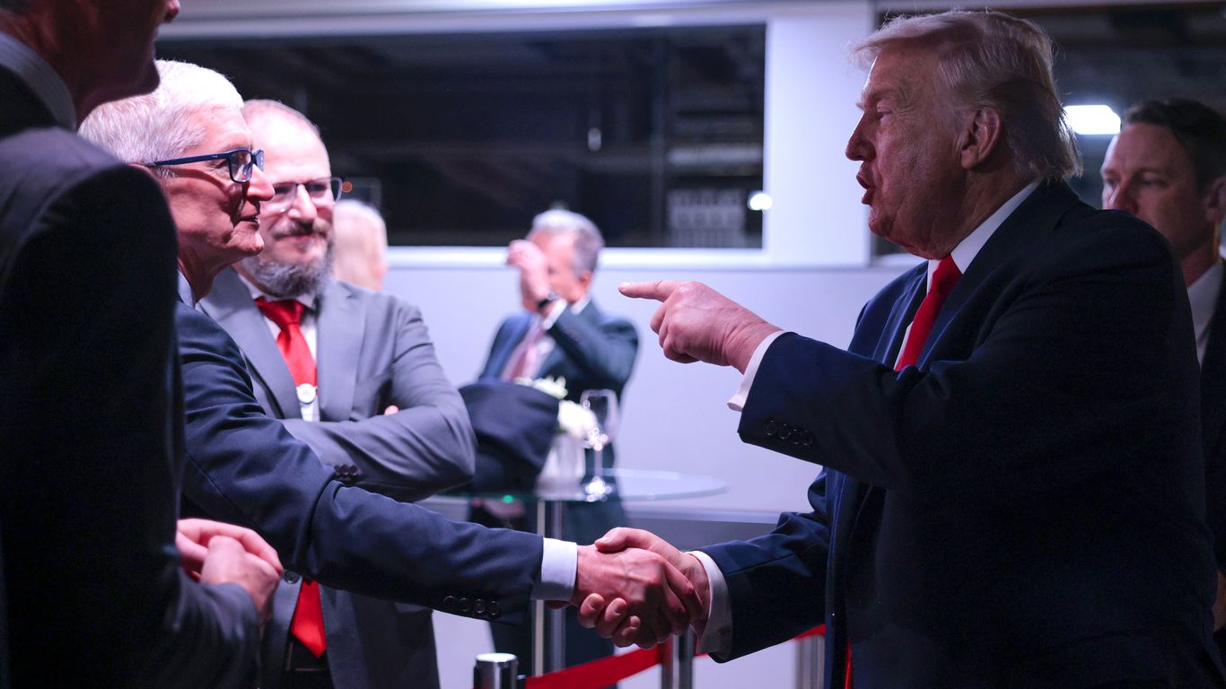Trump takes his "Lake America" push to Apple