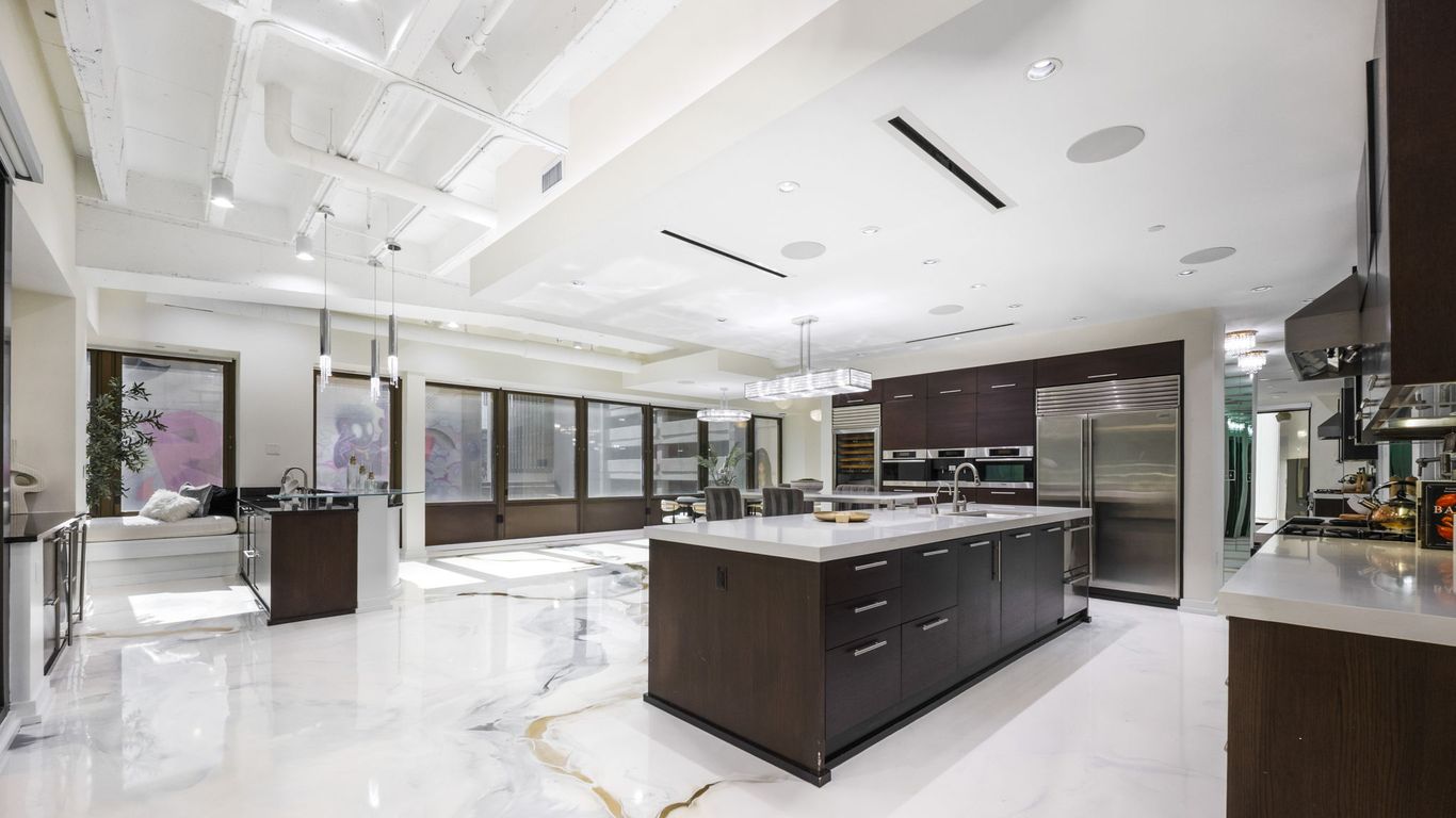 LaMelo Ball lists his Uptown condo for $2.6M
