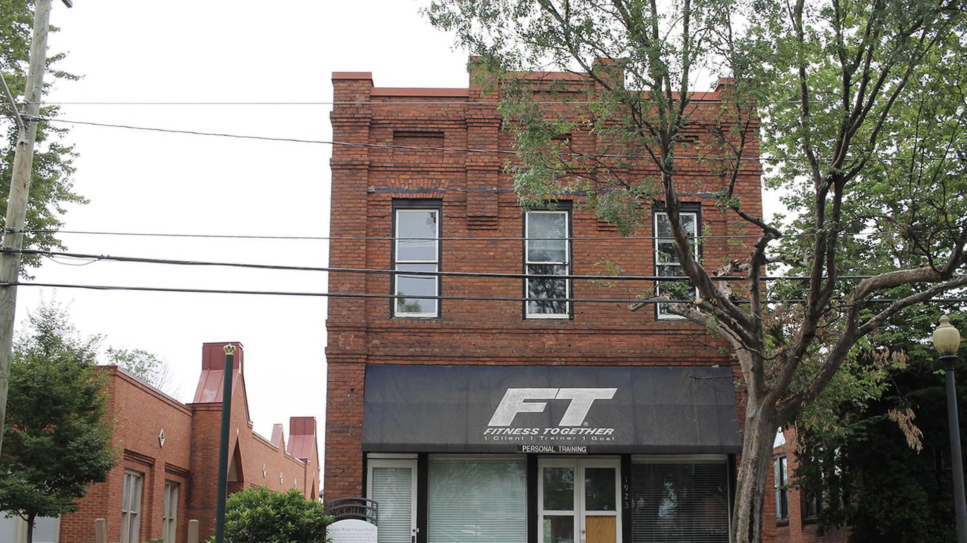 Leeper and Wyatt Store Building (ca. 1903): 1923 South