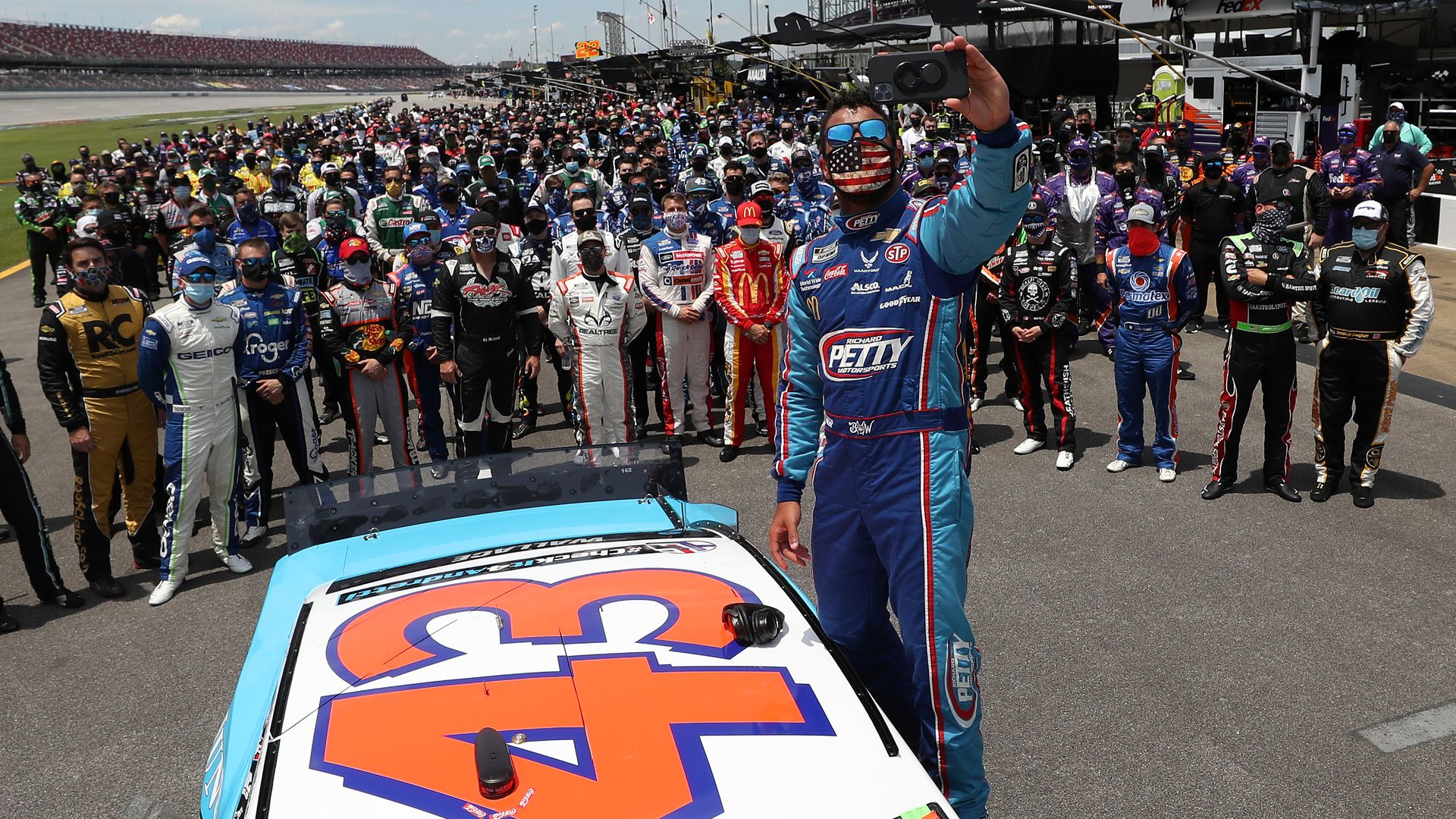 Bubba Wallace takes a selfie