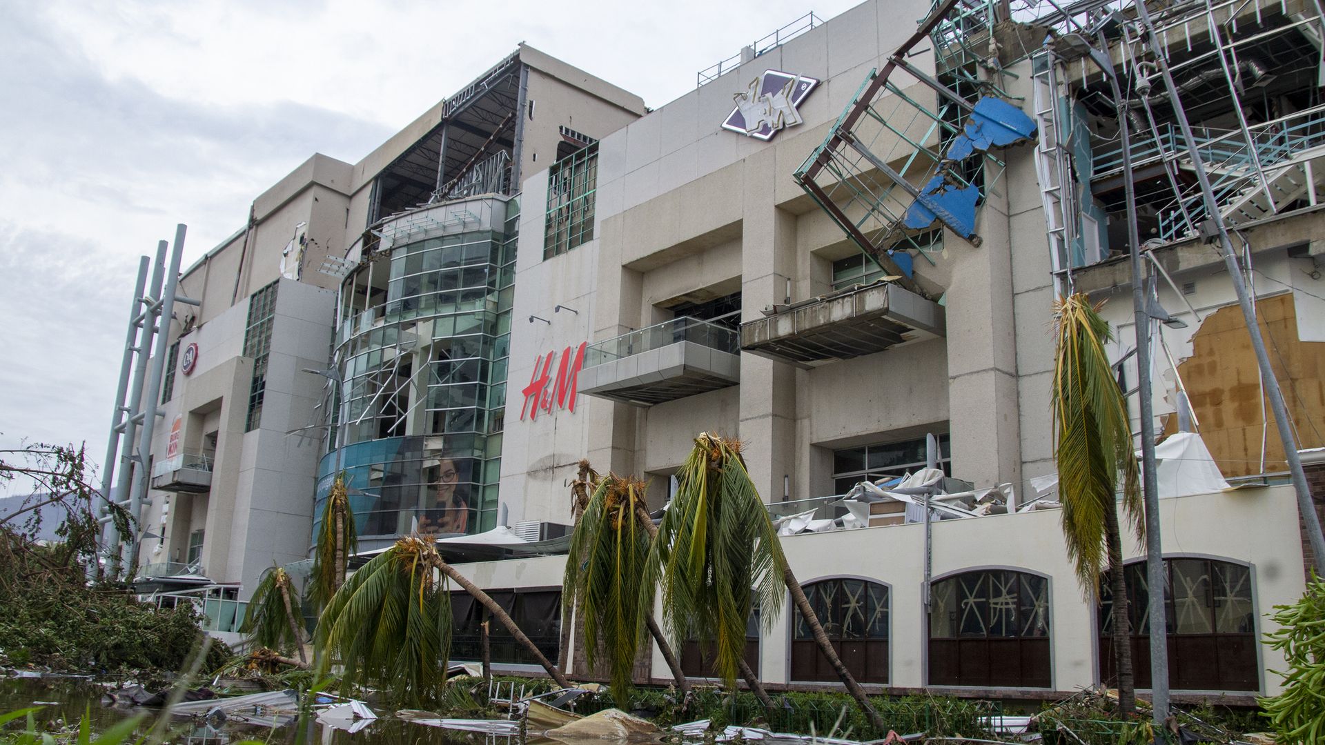 Photo of a severely damaged building in Acapulco, Mexico on Oct. 25.