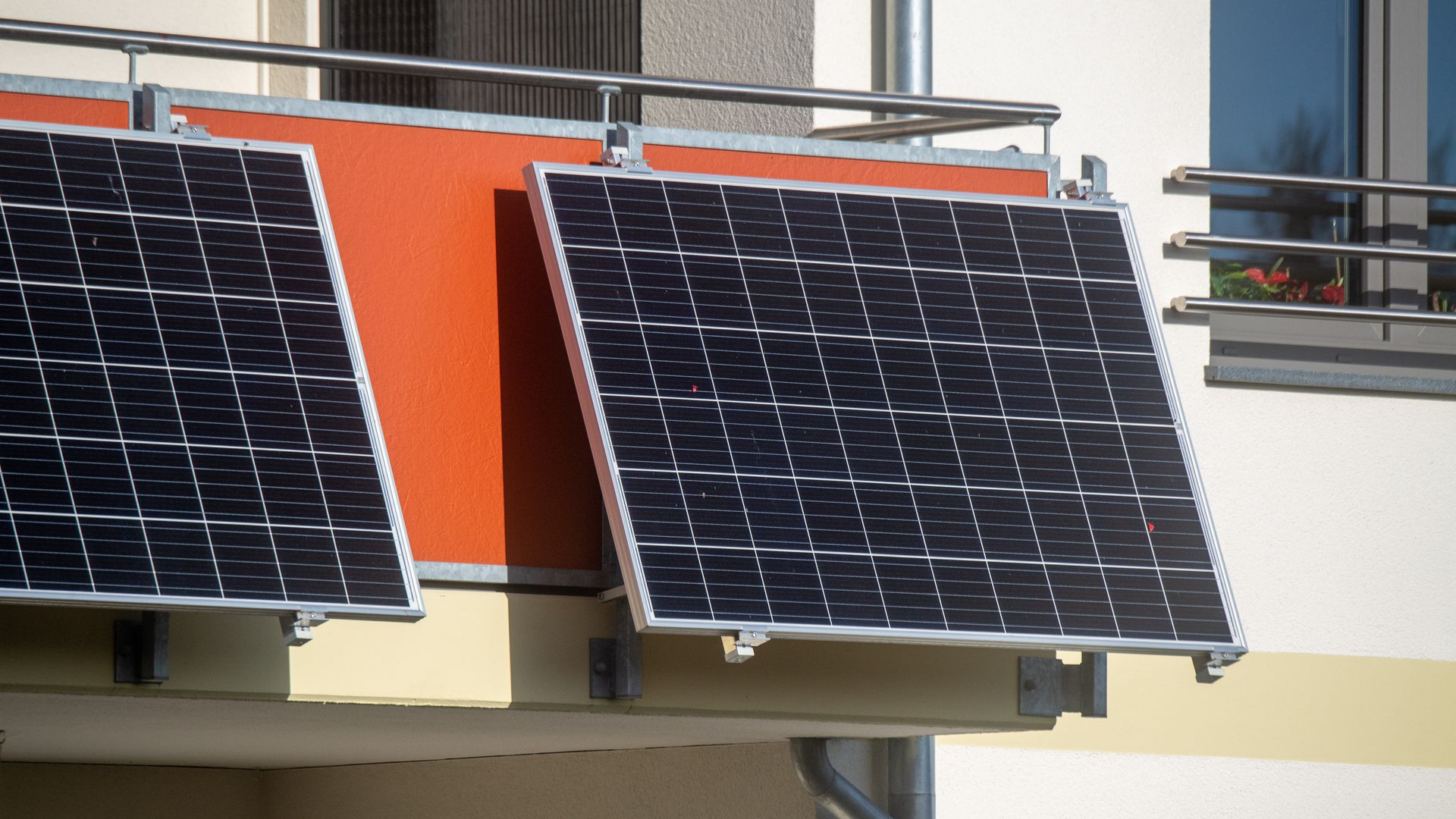 A photo of a plug-in solar panel.