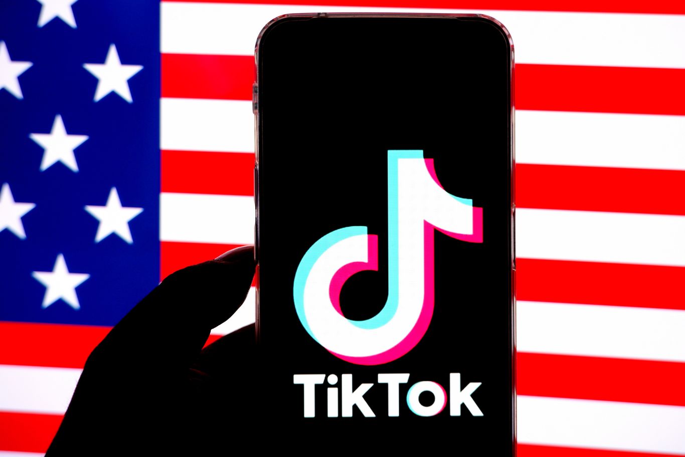 Bipartisan group of senators unveil bill targeting TikTok, other