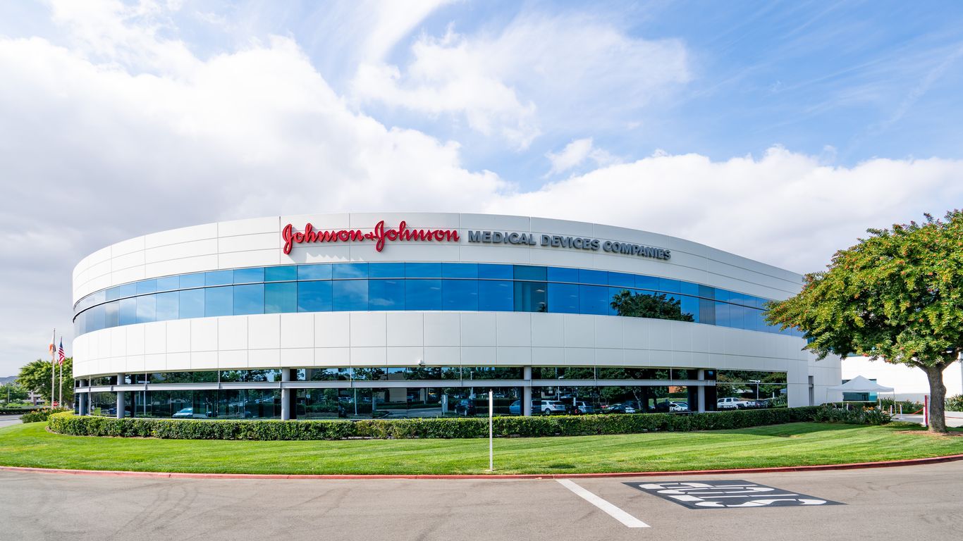 Delays overshadow Johnson & Johnson’s long-term potential