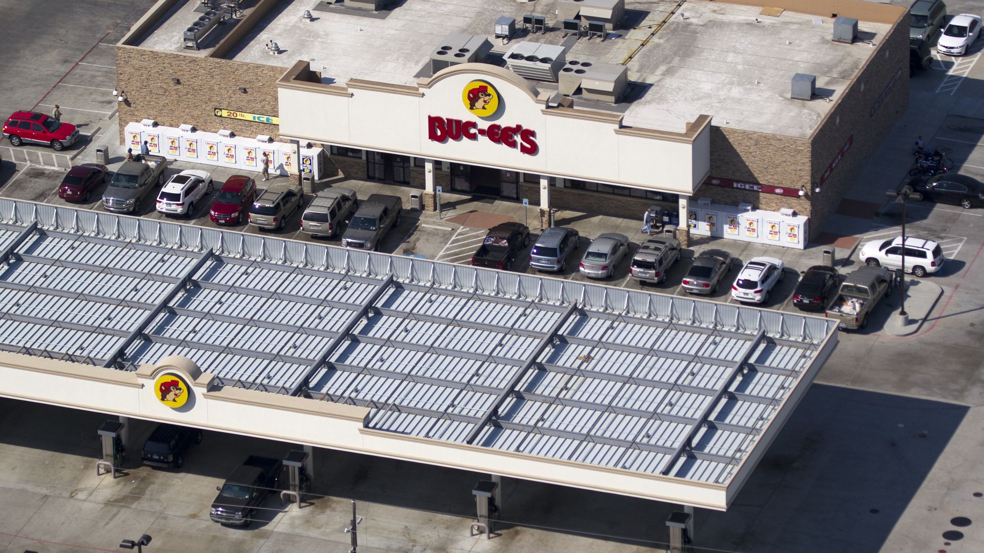 An overhead view of a Buc-ees gas station and convenience store. 