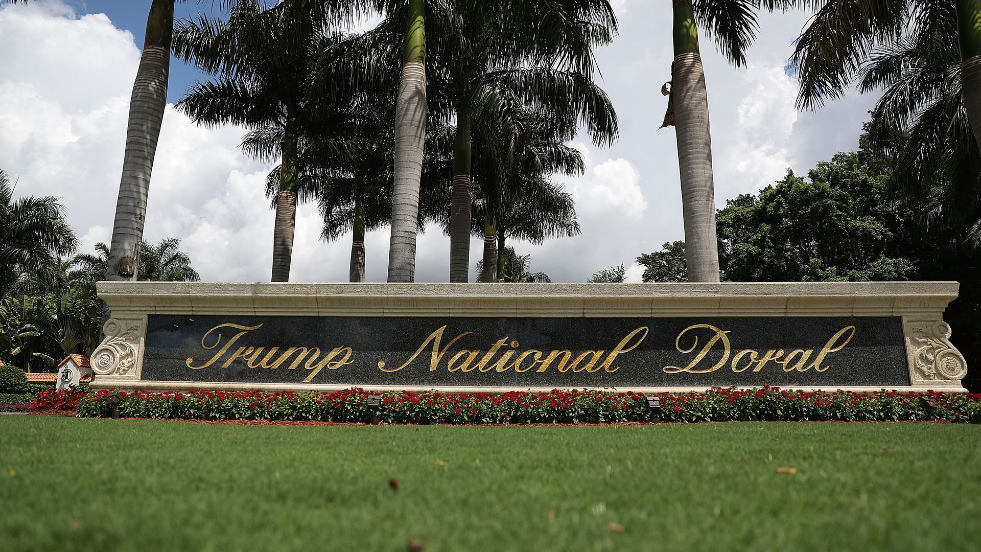 Sign of trump national doral