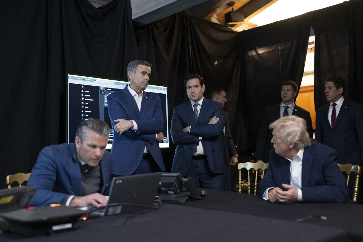 President Trump posted this photo with his top officials, apparently monitoring the raid. Via Truth Social