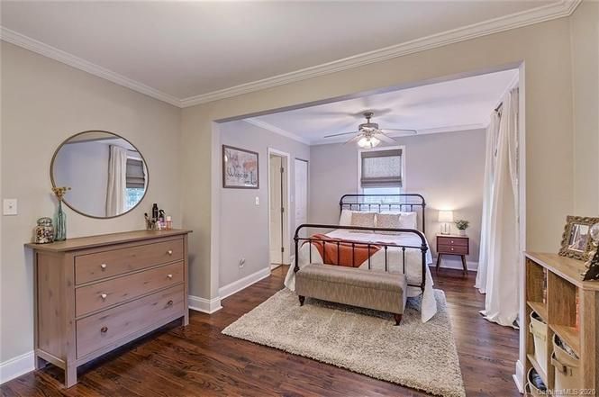 1524 Shamrock Drive bedroom