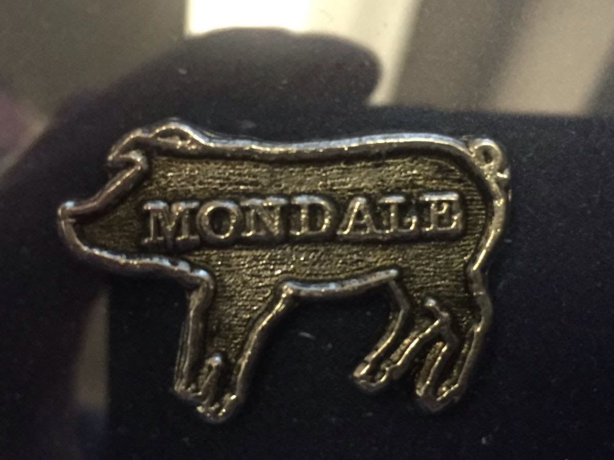 Image of a pig symbol with Mondale written on it 