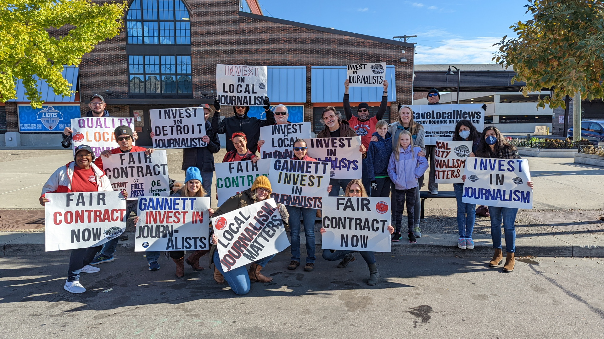 Detroit Newspaper Guild rally for support