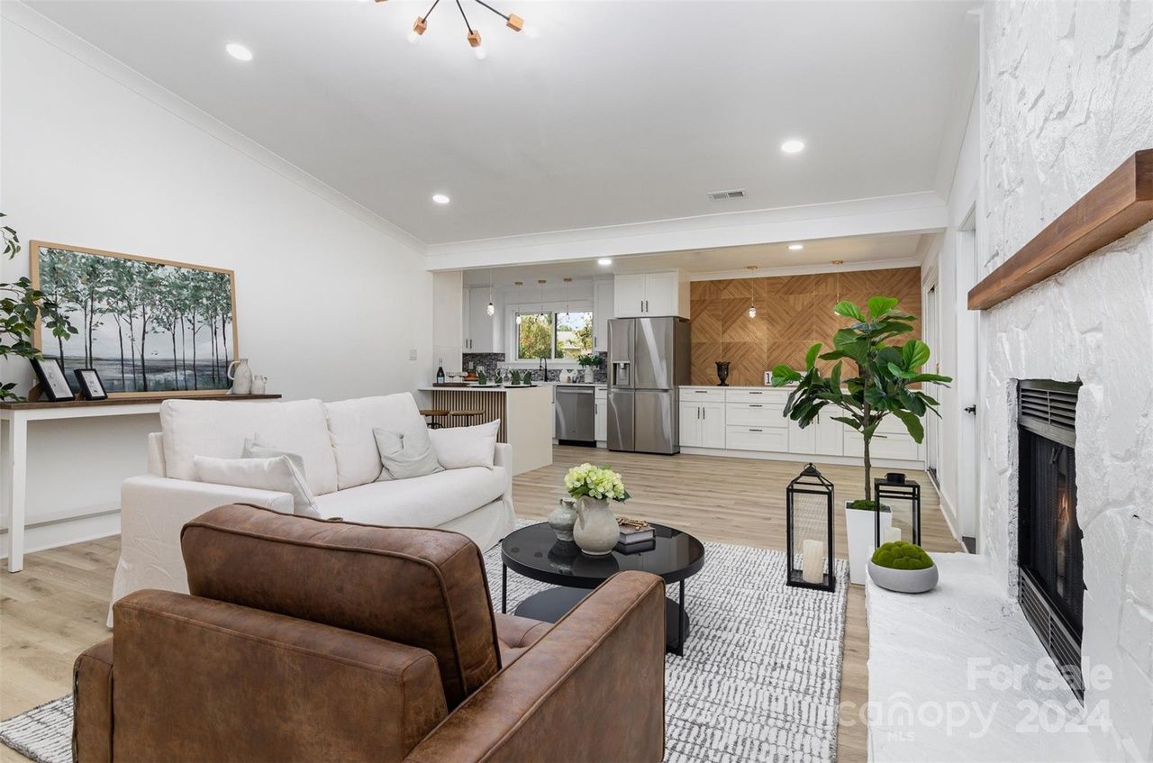 3800 Sweetgrass Ln