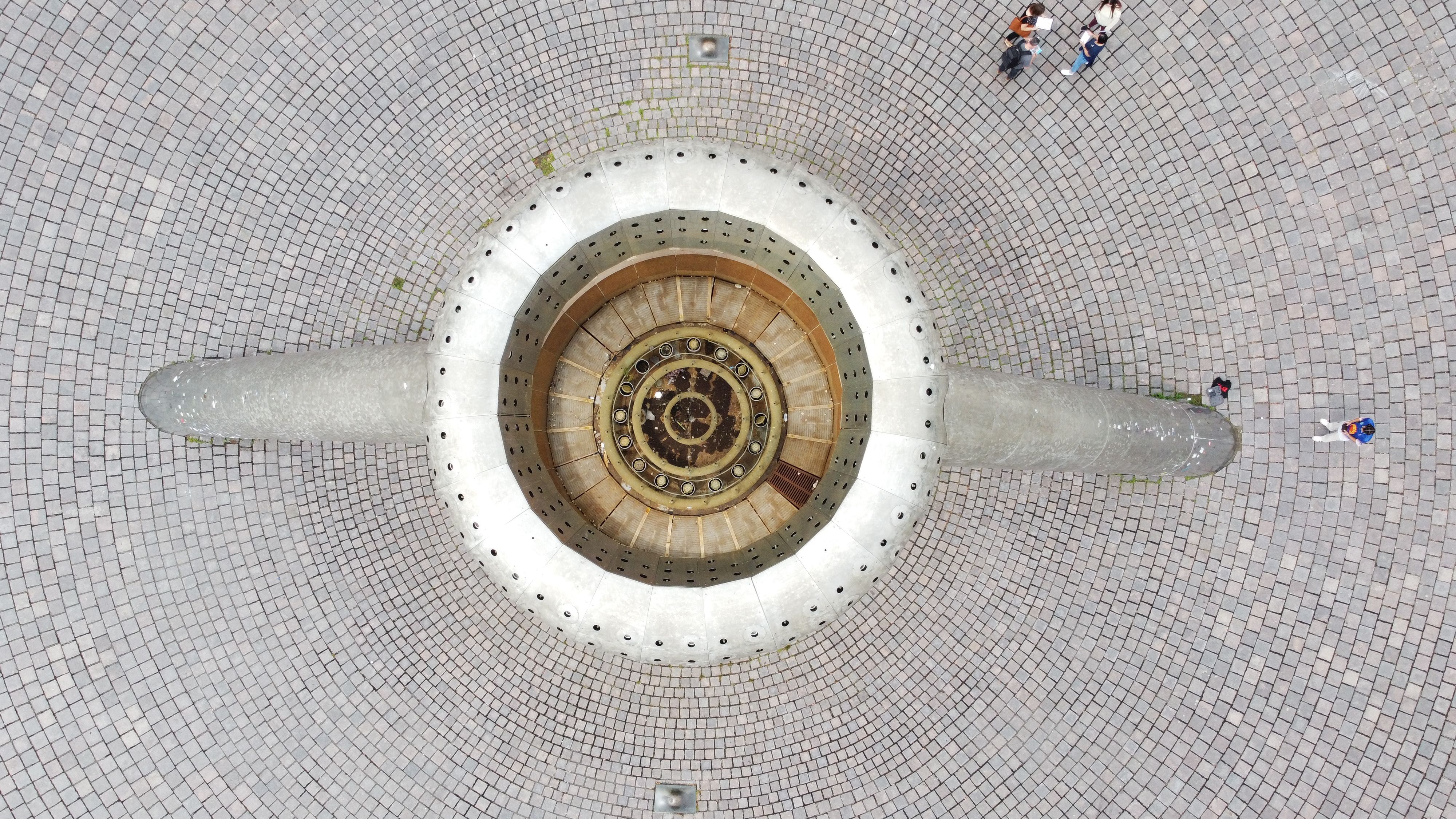 Hart Plaza fountain from directly above