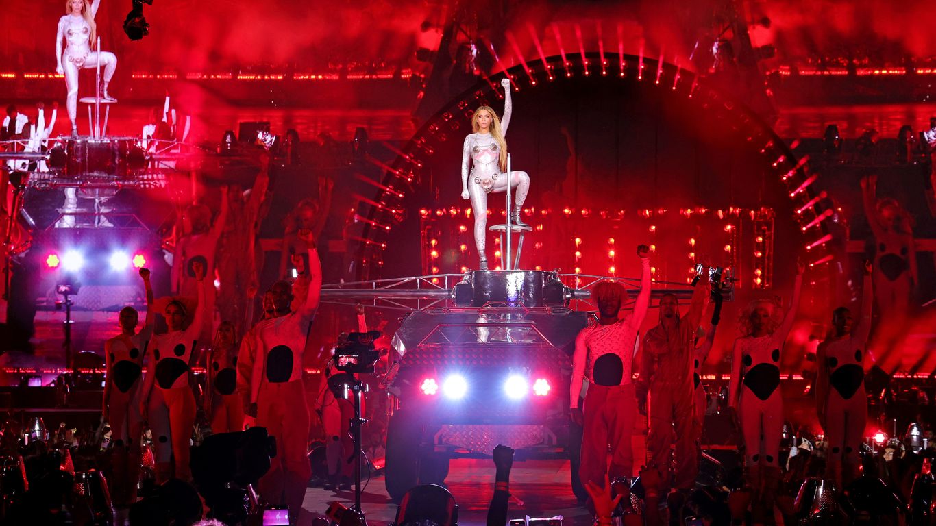 Chicago Mayor Brandon Johnson wants Beyoncé to stay in Chicago longer ...