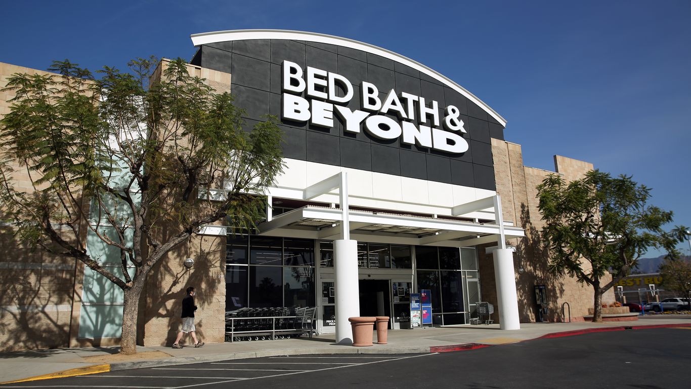 Bed Bath & Beyond's new CEO buys stock