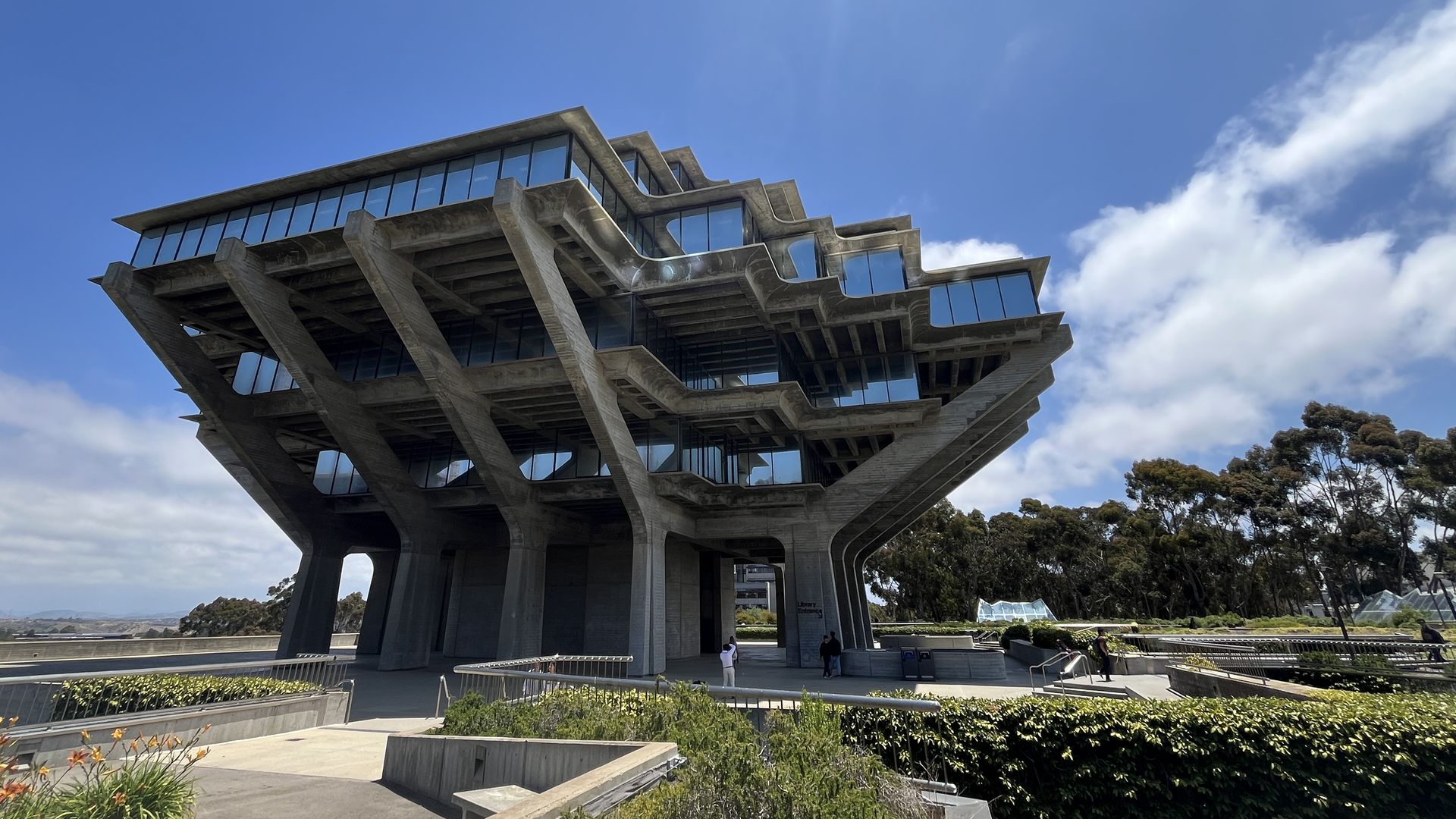 Geisel Library at UCSD. 