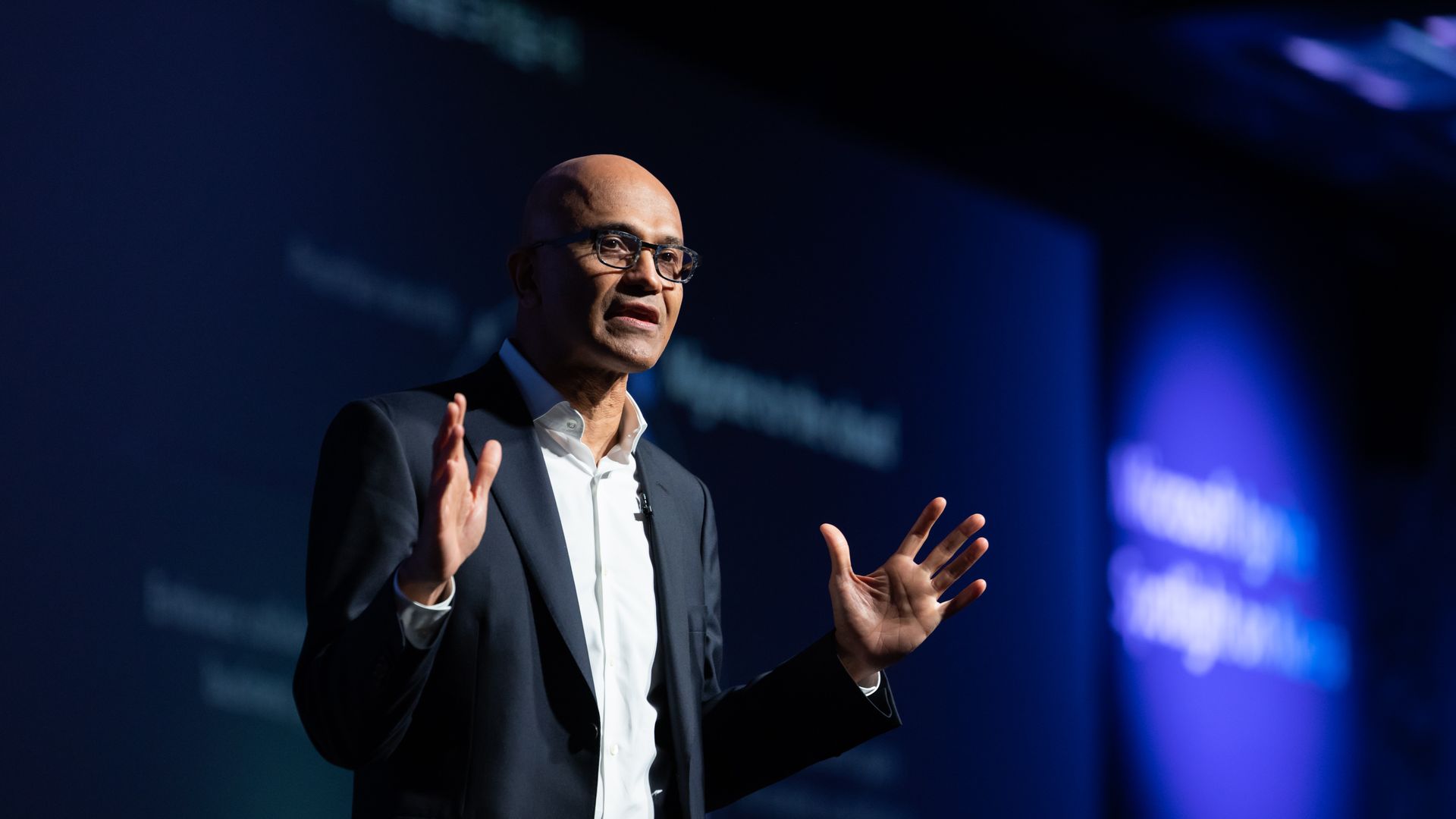 Microsoft CEO Satya Nadella, speaking ất the company's Ignite conference
