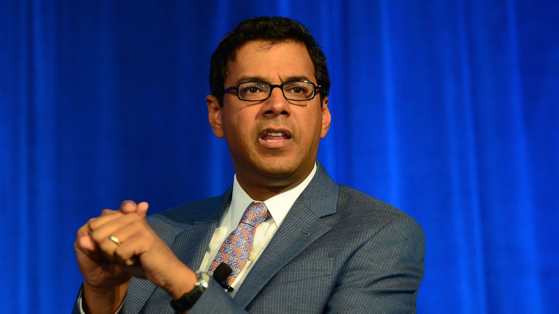 Atul Gawande speaks to a crowd.
