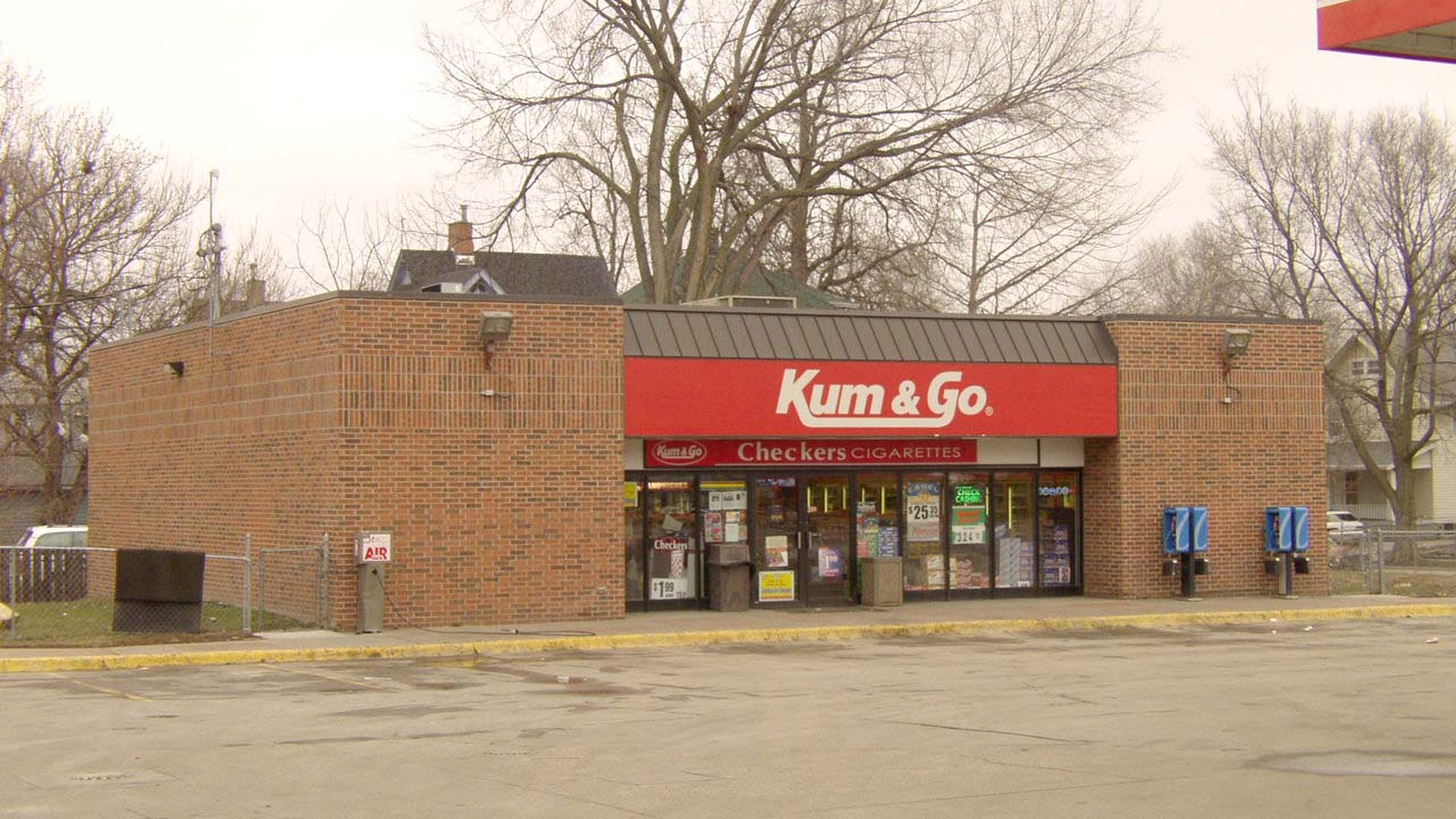 A photo of a Kum & Go store.