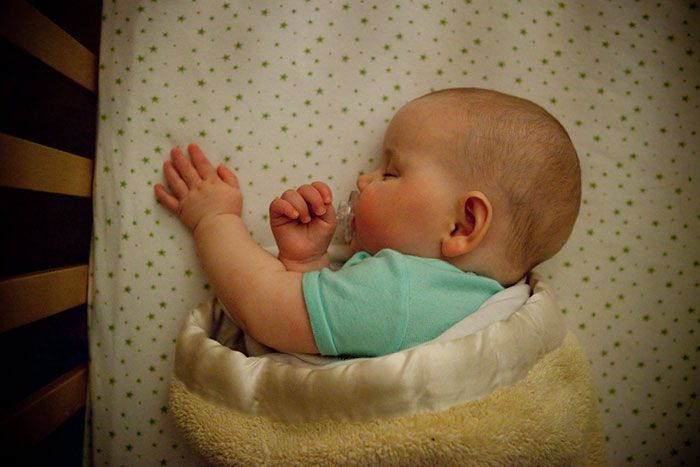 baby-asleep-on-side
