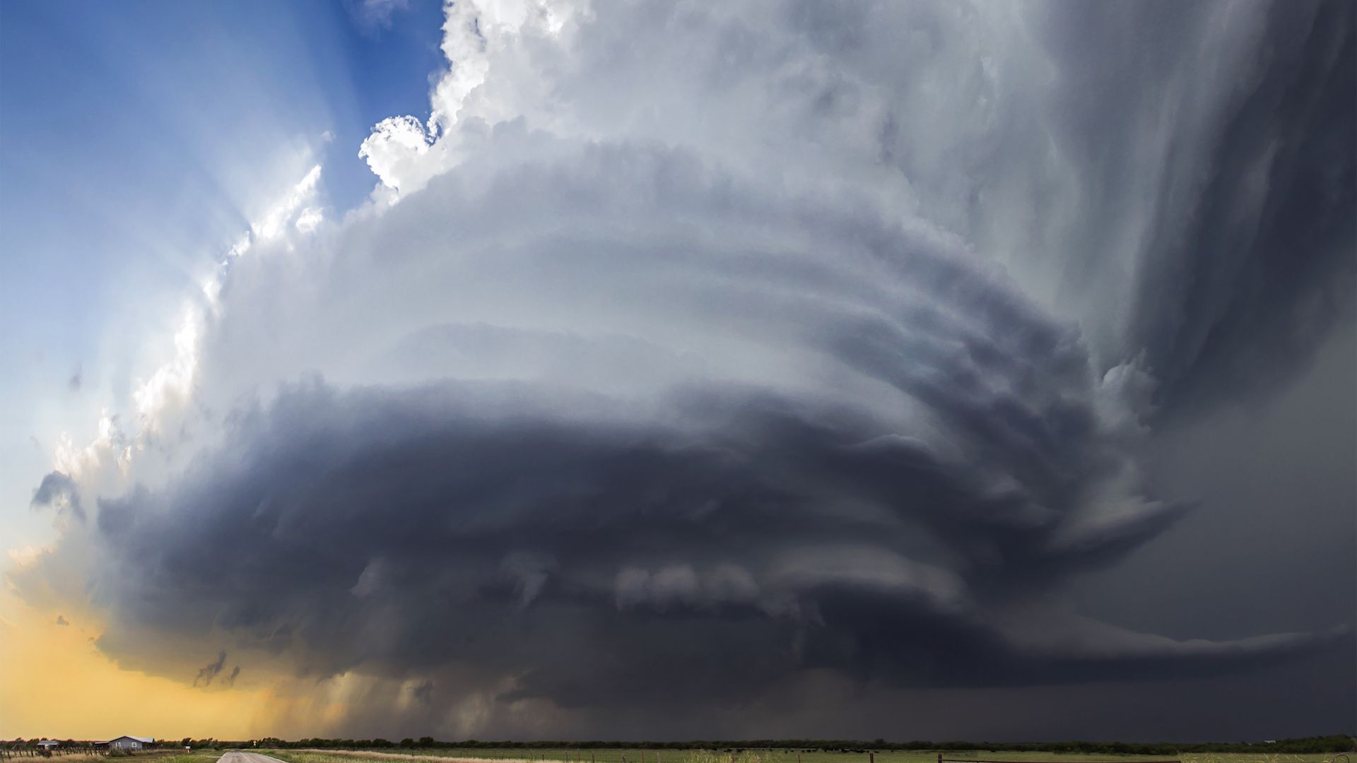 A supercell thunderstorm in the High Plains.