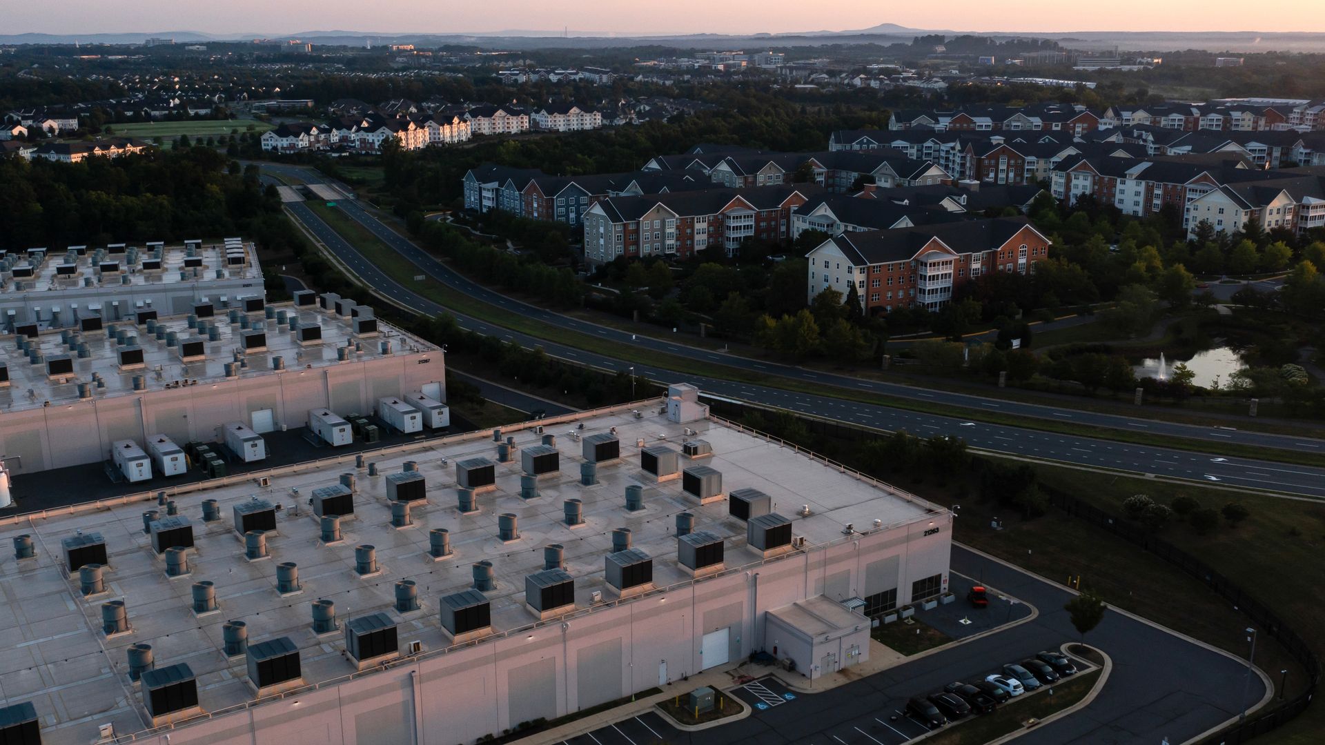 An Amazon Web Services data center in Ashburn, Va. Photo: Nathan Howard/Bloomberg via Getty Images