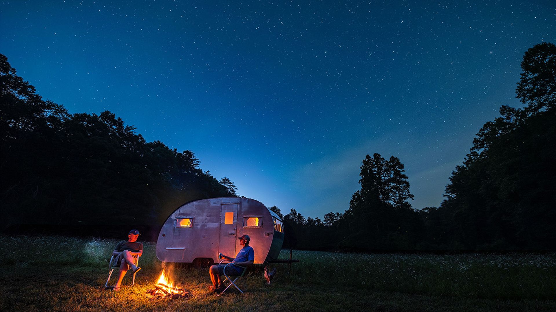 Emberglow Resort luxury camp grounds header