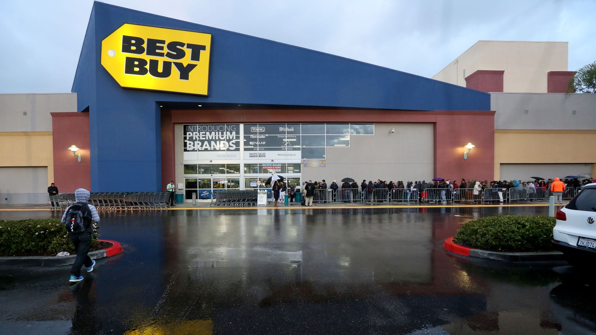 Photo of a Best Buy store