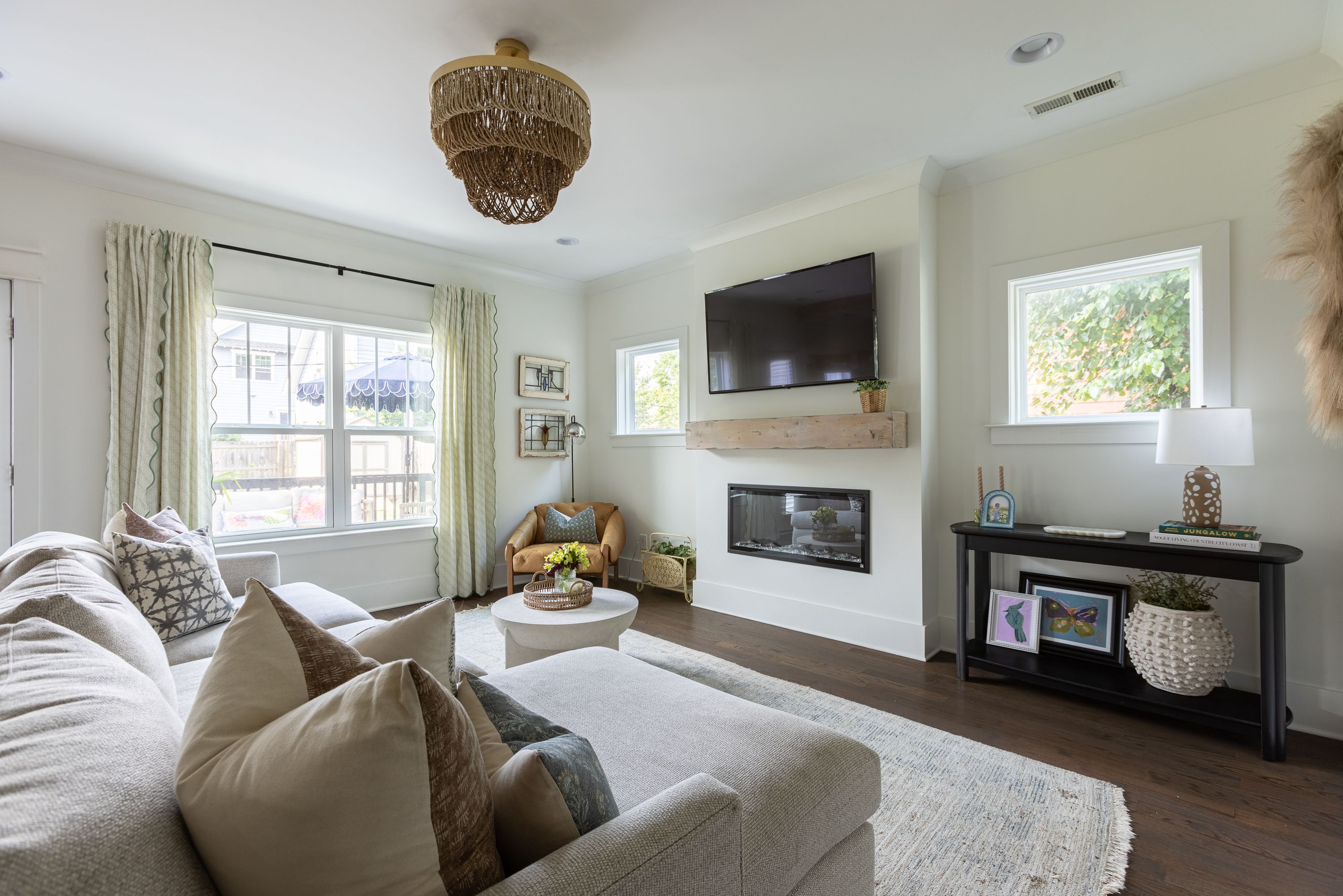 Hot homes 5 houses for sale in Charlotte ranging from 375K to 1M