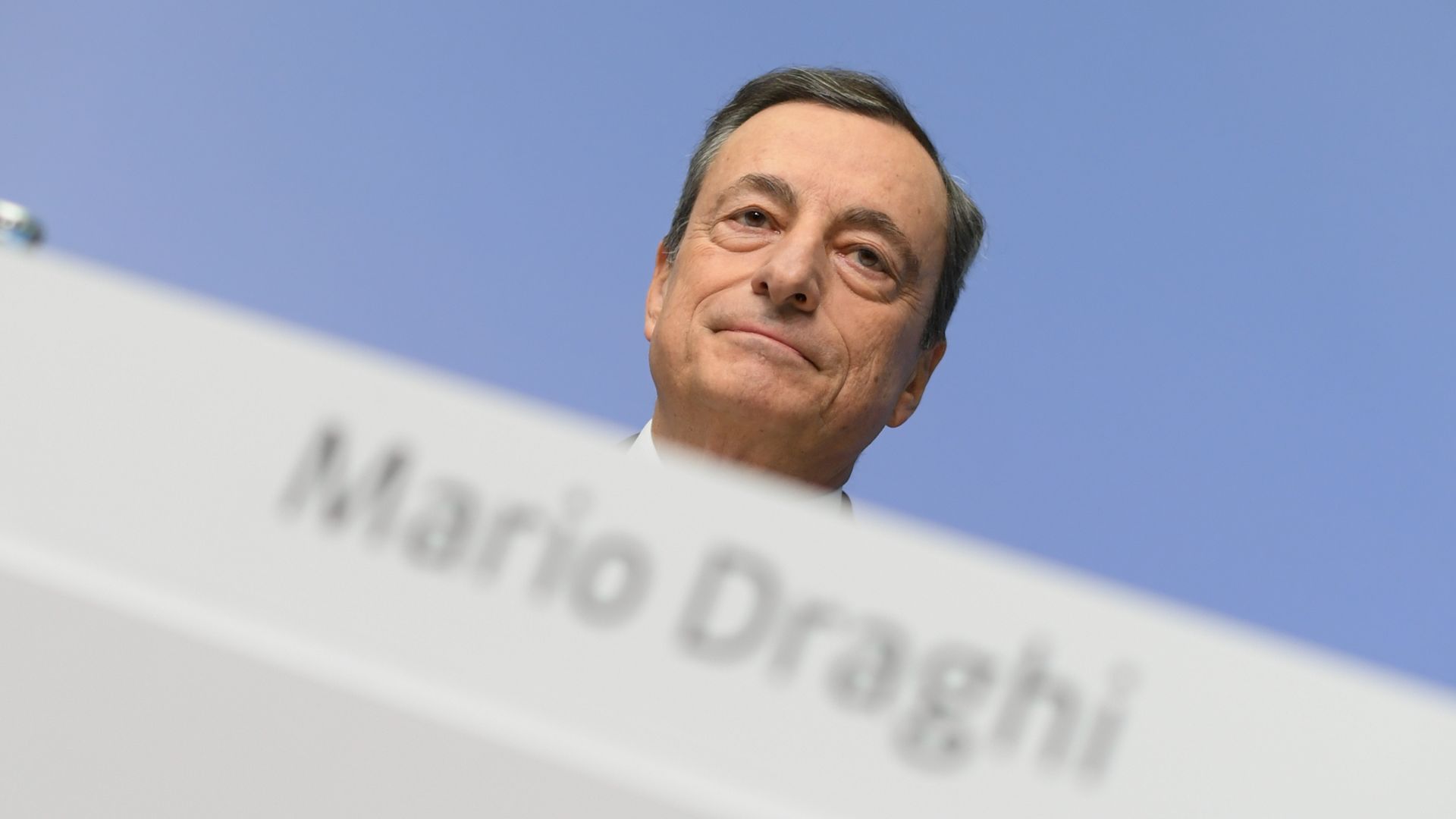 Mario Draghi, the director of the European Central Bank (ECB), at a press conference in the bank's headquarters in Frankfurt, Germany, 26 October 2017.
