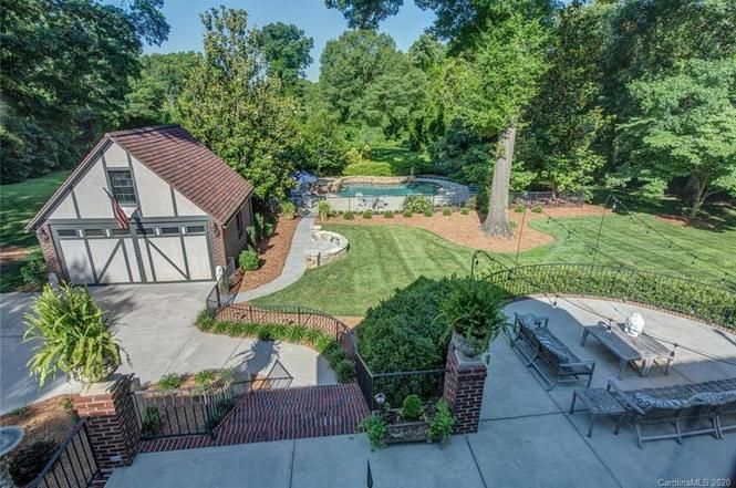 304 S Central Ave yard