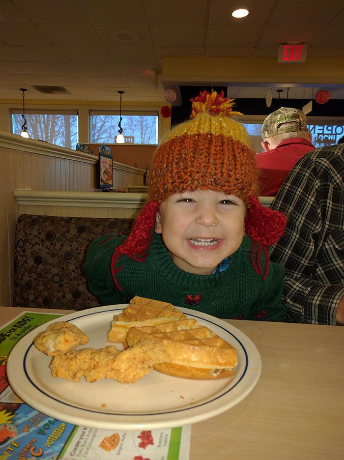 toddler-at-IHOP