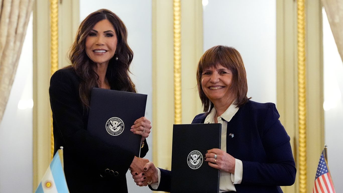 Scoop: DHS snubs Argentina delegation in "embarrassing" delay of visa deal