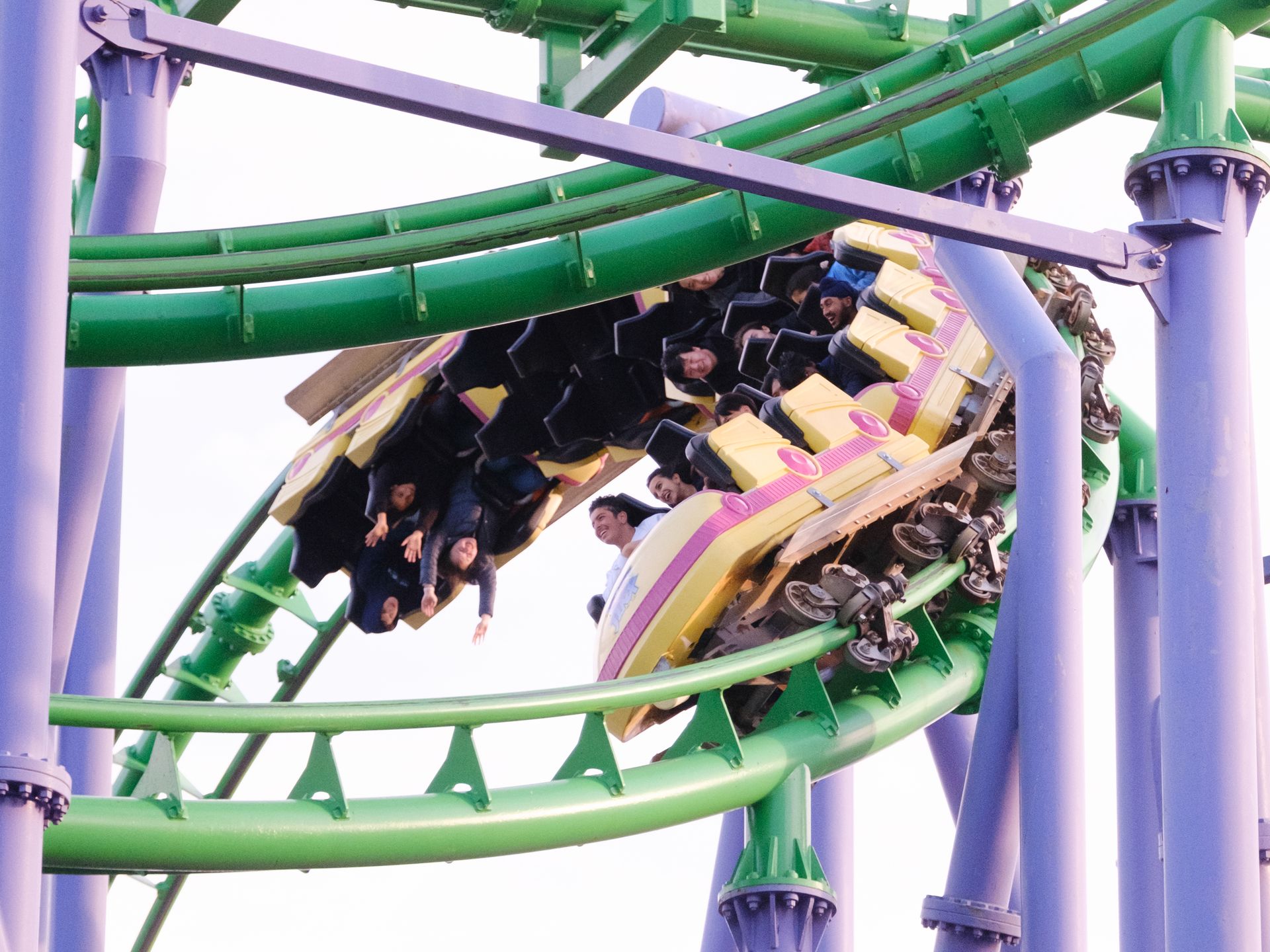 Six Flags Cedar Fair merging in major theme park deal