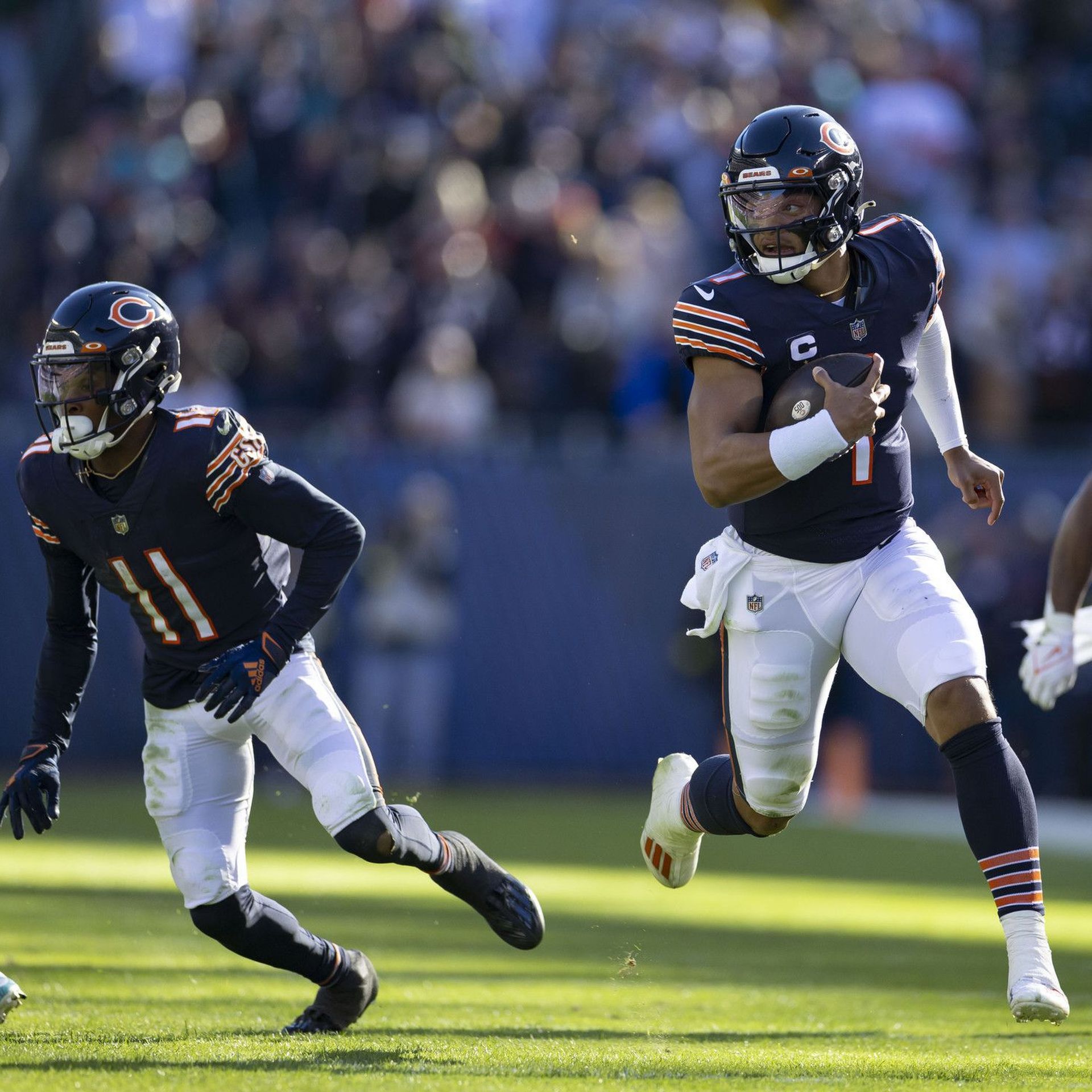 Eat their lunch: Miami Dolphins take on Chicago Bears - Axios Miami