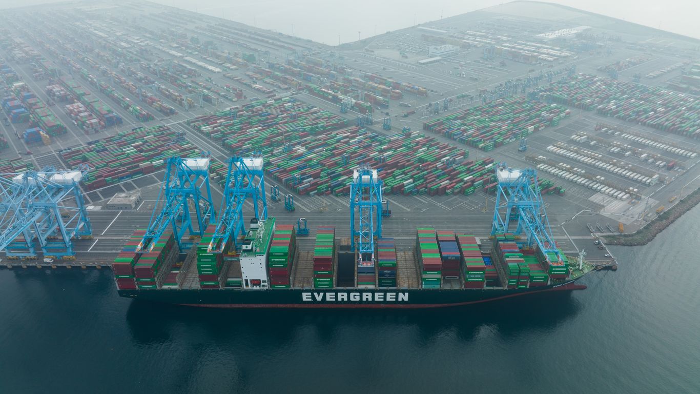 US Trade Deficit Rose 4.3 Percent in March to $60.3 Billion