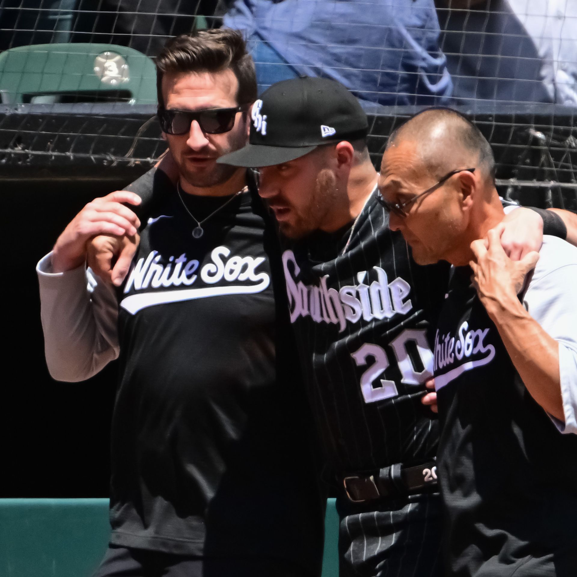 White Sox place Yoan Moncada on injured list