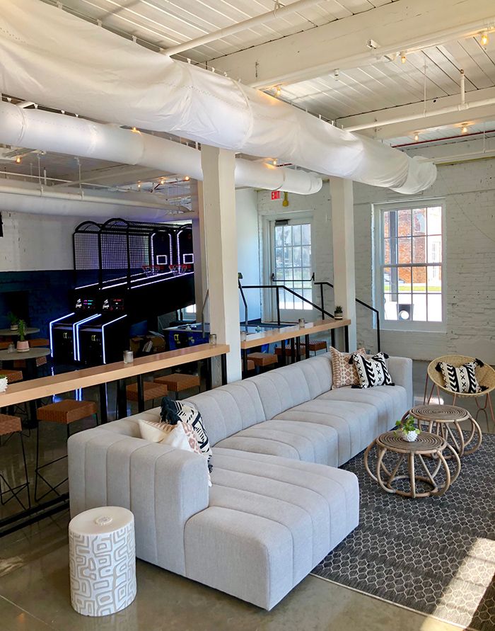 lounge at el thrifty charlotte