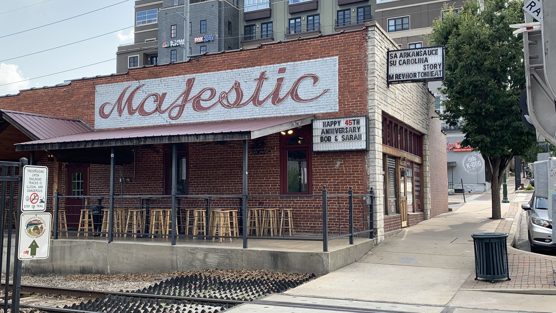 photo of George's Majestic Lounge