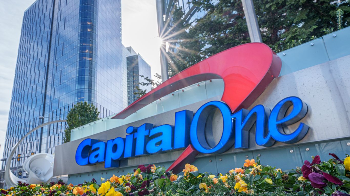 Capital One won't pay breakup fee if government stops Discover deal