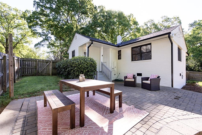 1120 Guilford Rd patio