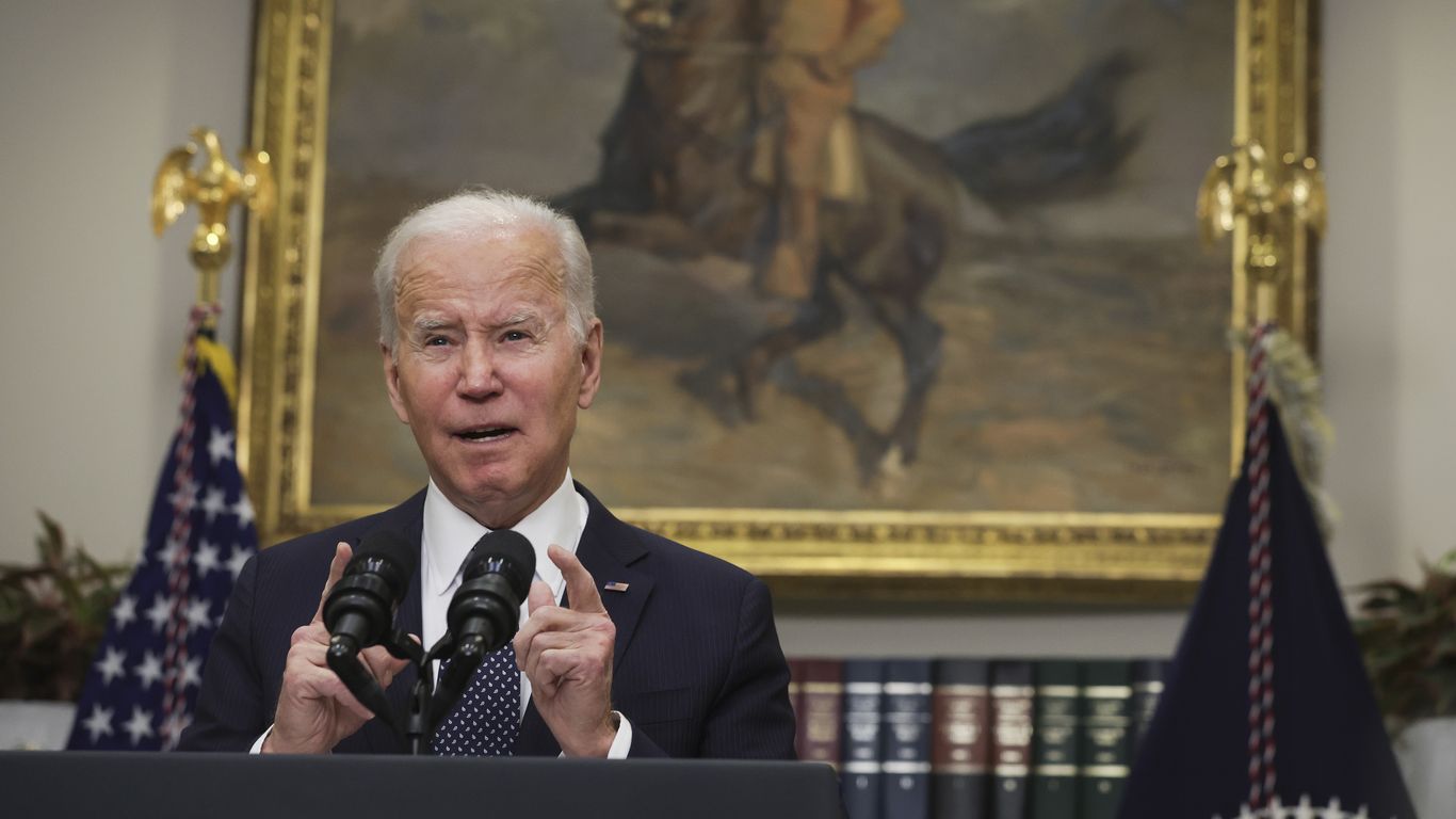 Biden announces “first tranche” of Russia sanctions