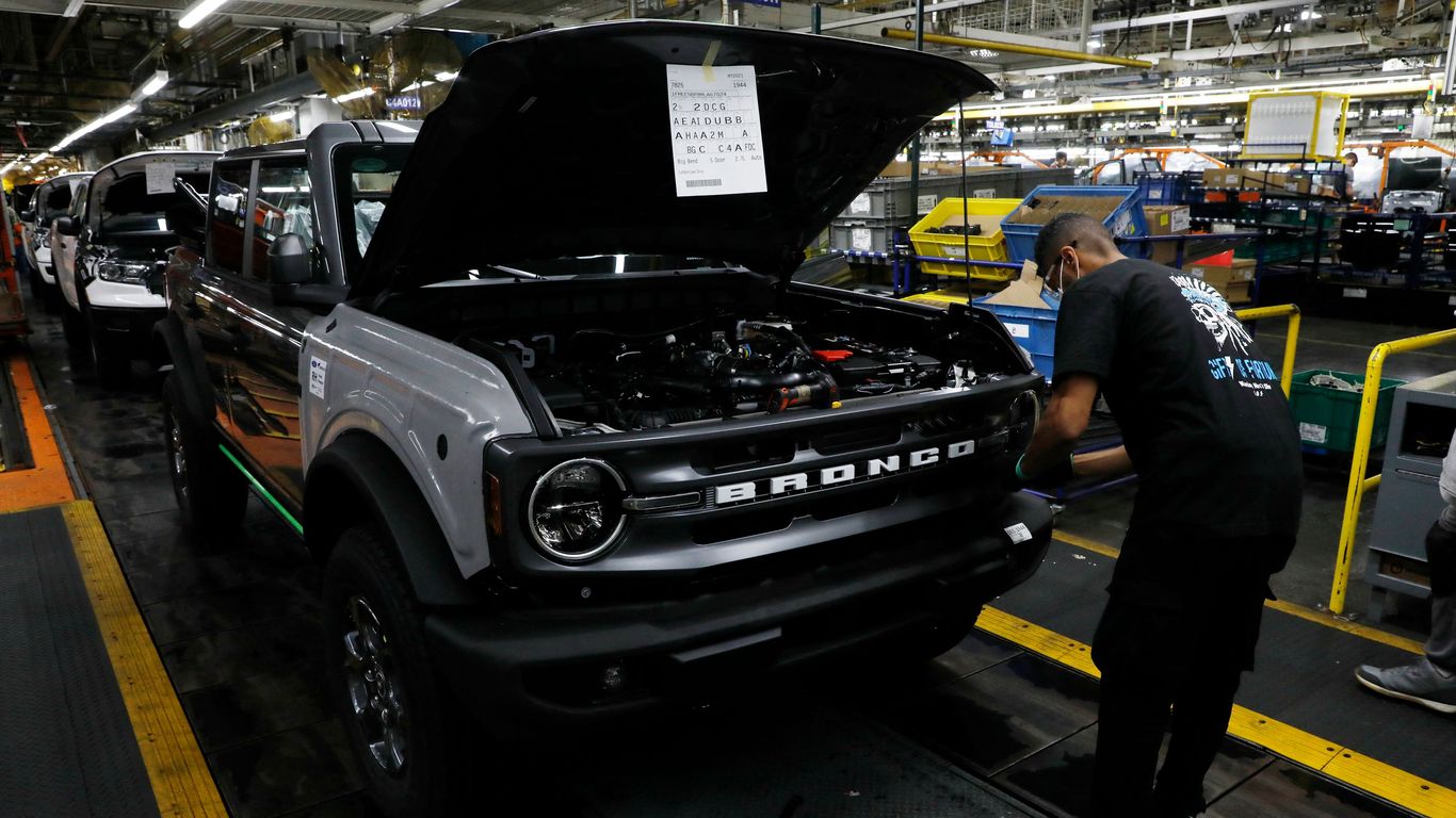 Ford Mandates COVID Vaccine For Most Salaried Workers In U S 