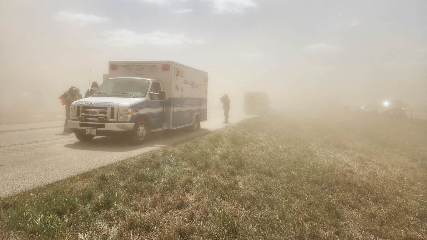 Illinois Dust Storm Vehicle Crashes: At Least 6 Killed, Dozens Injured